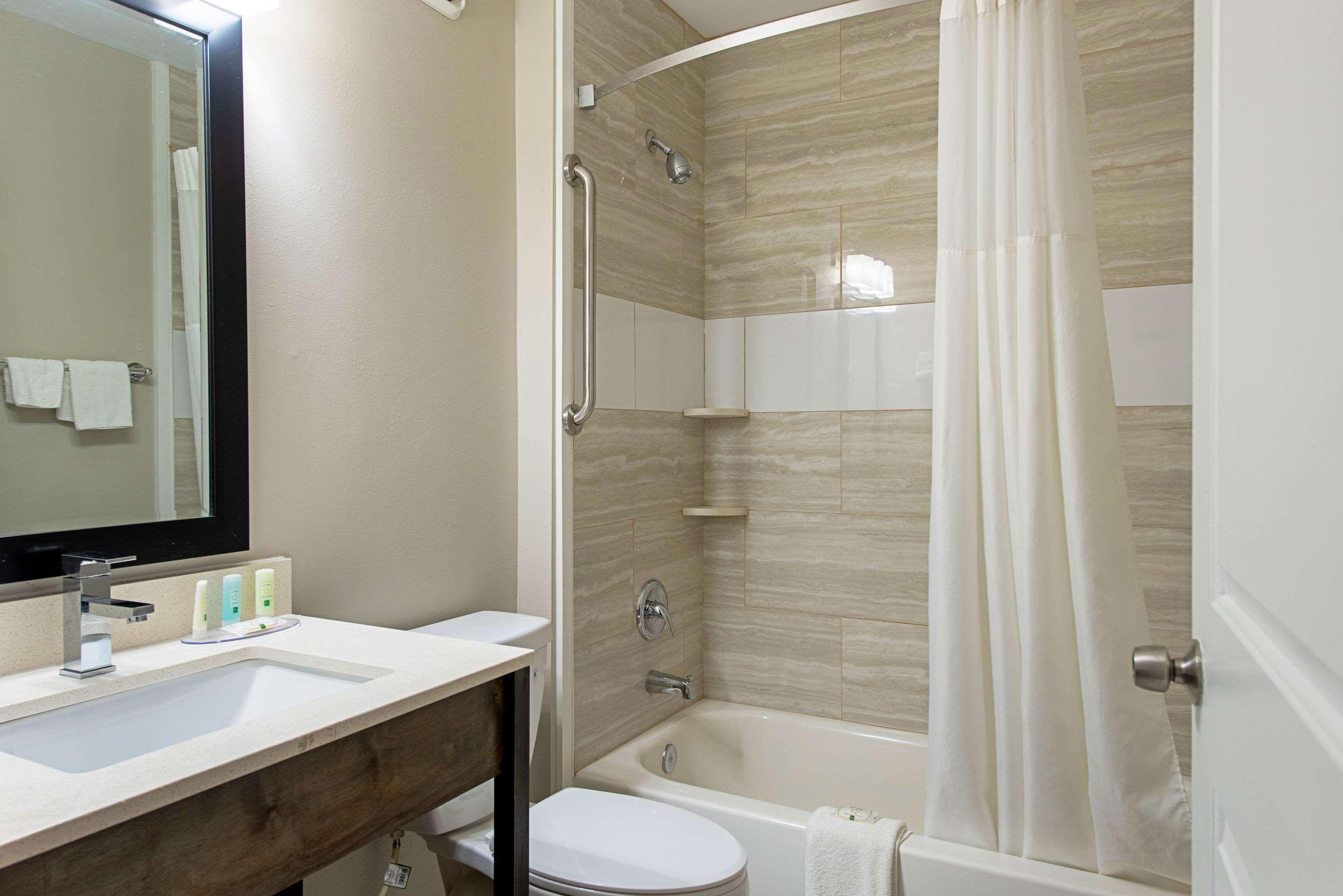Quality Inn Mishawaka near Notre Dame Extérieur photo