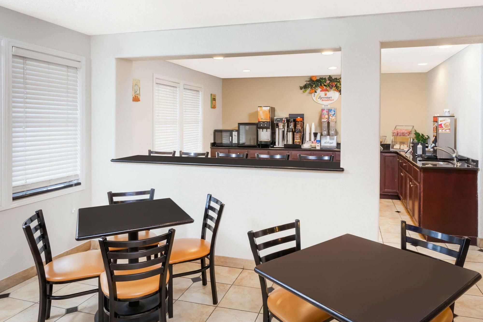 Quality Inn Mishawaka near Notre Dame Extérieur photo